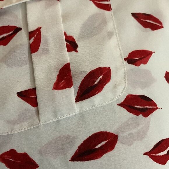 Joie Lips Top Button Up Top V-Neck Roll Tab Long Sleeve Pockets White Red Large - Picture 11 of 12